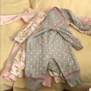 3 pieces of girl pajamas.